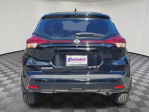 Used 2022 Nissan Kicks S FWD image 6