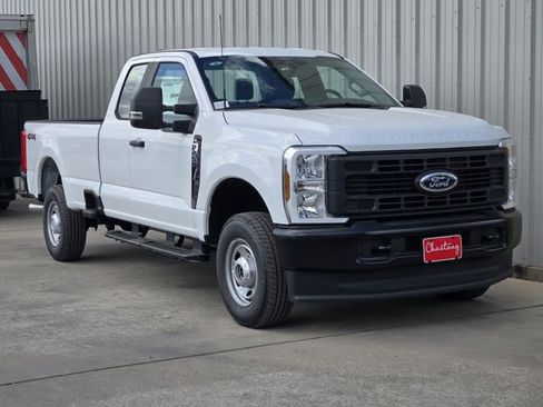 New 2026 Ford F250 XL image 2