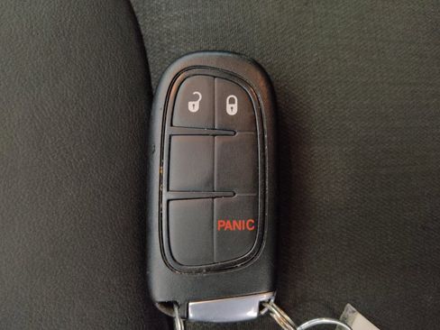 Used 2018 Jeep Cherokee Latitude Plus image 32