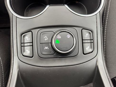 Used 2022 GMC Terrain SLE w/ Driver Convenience Package AWD/4WD image 18