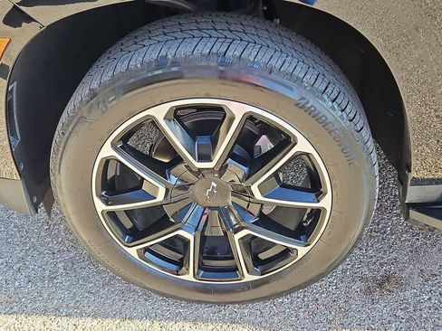 Used 2025 Chevrolet Tahoe RST AWD/4WD image 12