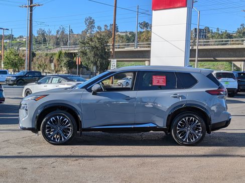 Certified 2024 Nissan Rogue Platinum image 5