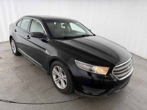 Used 2016 Ford Taurus SE FWD image 3