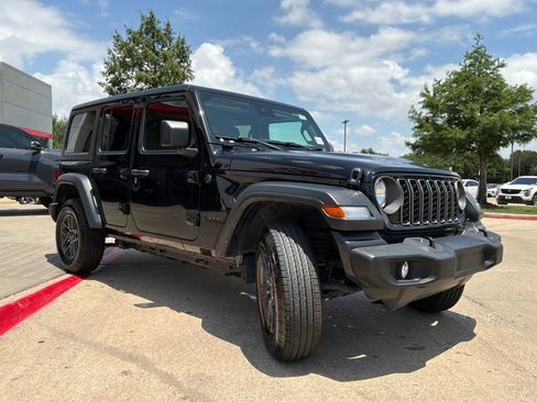 Used 2025 Jeep Wrangler Unlimited Sport AWD/4WD image 4