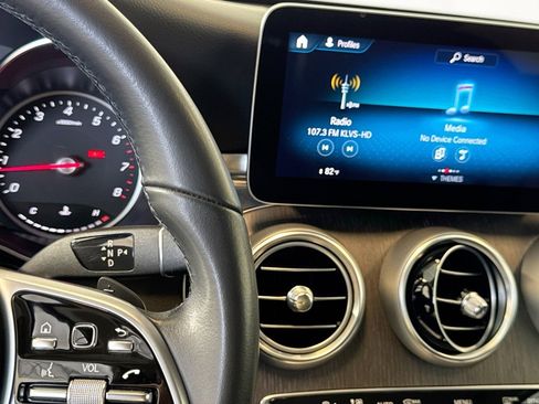 Used 2022 Mercedes-Benz GLC 300 image 15