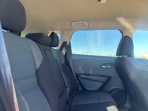 Certified 2023 Nissan Rogue SV image 30