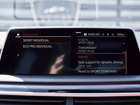 Used 2022 BMW M760i xDrive w/ Luxury Rear Seating Package AWD/4WD image 84