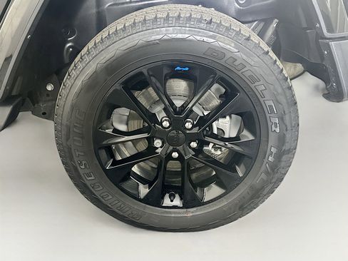 Used 2023 Jeep Wrangler Sahara w/ Cold Weather Group image 11