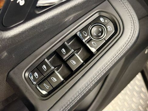 Certified 2015 Porsche Macan S AWD/4WD image 19
