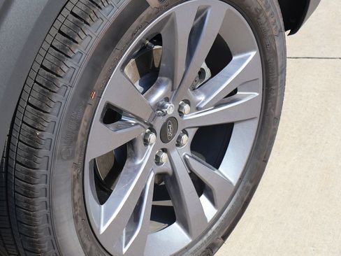 New 2026 Ford Explorer Active w/ Active Comfort Package AWD/4WD image 40