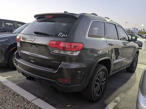 Used 2019 Jeep Grand Cherokee Laredo w/ Laredo X Package image 4