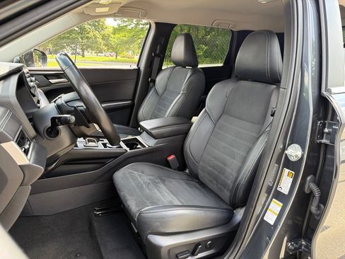 Used 2024 Mitsubishi Outlander SE AWD/4WD image 18