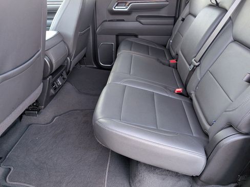 Used 2025 GMC Sierra 1500 SLT image 28