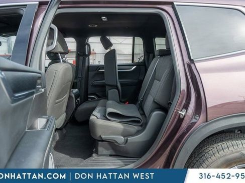 Used 2025 GMC Acadia Elevation image 20