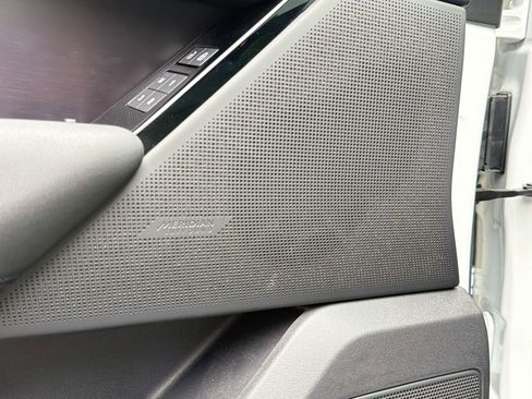 Used 2026 Land Rover Range Rover Velar Dynamic SE image 23