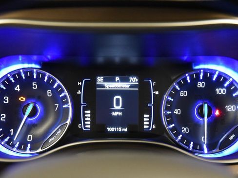 Used 2020 Chrysler Voyager Lxi image 23