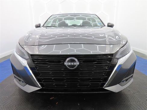 Used 2025 Nissan Altima 2.5 SV FWD image 3
