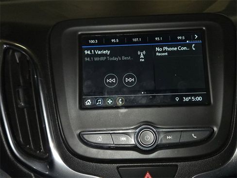 Used 2019 Chevrolet Equinox LT w/ Driver Convenience Package image 16