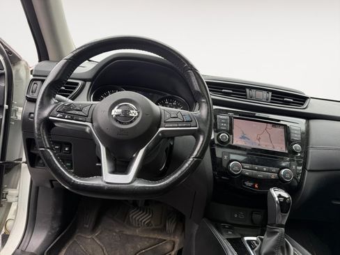 Used 2018 Nissan Rogue SL w/ Premium Package AWD/4WD image 10
