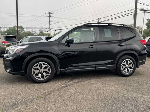 Used 2021 Subaru Forester Premium AWD/4WD image 6