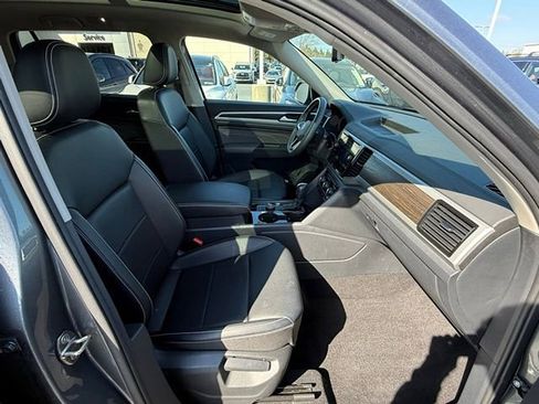 Used 2023 Volkswagen Atlas SE w/ Panoramic Sunroof Package image 21
