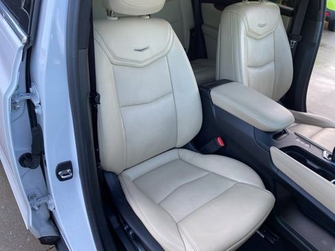 Used 2019 Cadillac XT5 Luxury image 36