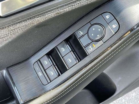 Used 2023 Nissan Rogue SV image 16