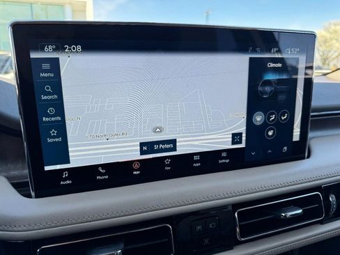 Certified 2022 Lincoln Nautilus Reserve w/ Equipment Group 202A image 23