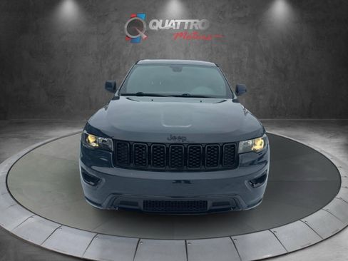 Used 2017 Jeep Grand Cherokee Altitude image 9