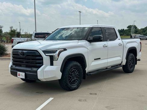 Certified 2025 Toyota Tundra SR5 AWD/4WD image 7