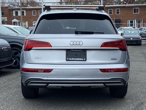 Used 2023 Audi Q5 2.0T Premium w/ Convenience Package image 4