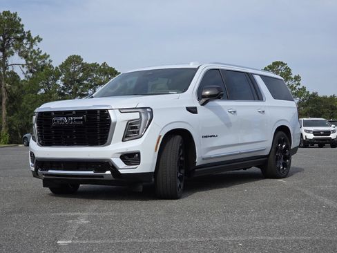 New 2026 GMC Yukon XL Denali w/ Denali Reserve Package AWD/4WD image 21