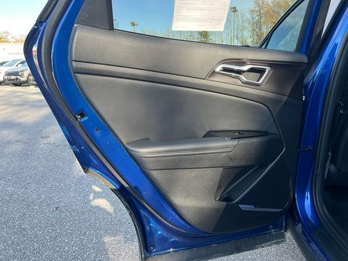 Used 2023 Kia Sportage EX image 22