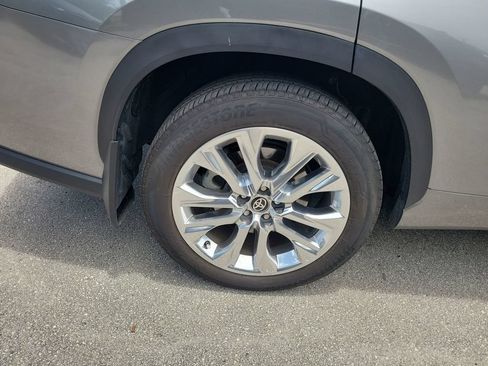 Certified 2026 Toyota Highlander Limited AWD/4WD image 7