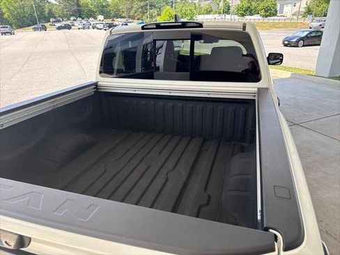 Used 2024 Nissan Titan PRO-4X w/ Pro-4x Convenience Package AWD/4WD image 10