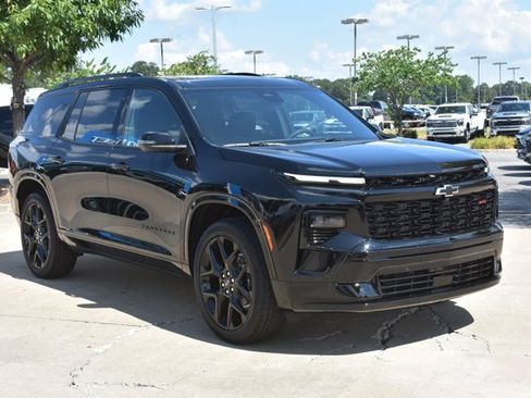 New 2026 Chevrolet Traverse RS w/ LPO, Floor Liner Package FWD image 3
