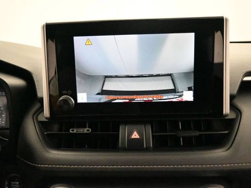 Used 2023 Toyota RAV4 XLE AWD/4WD image 17