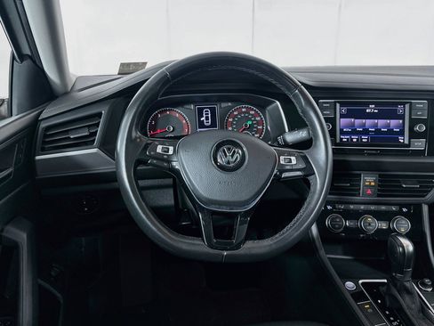 Used 2019 Volkswagen Jetta SE FWD image 18