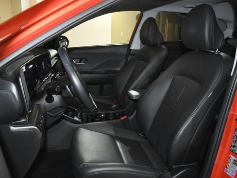 Used 2024 Hyundai Kona Limited image 7