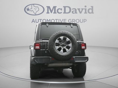 Used 2018 Jeep Wrangler Unlimited Sahara AWD/4WD image 29