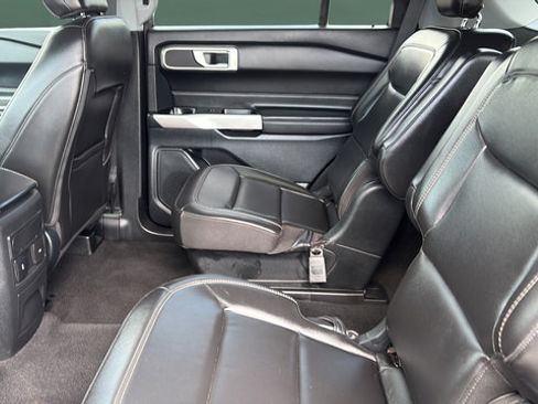 Used 2023 Ford Explorer XLT w/ Equipment Group 202A AWD/4WD image 23