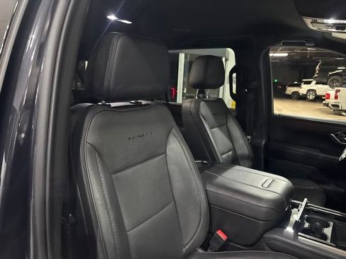 Used 2025 GMC Yukon XL Denali AWD/4WD image 39