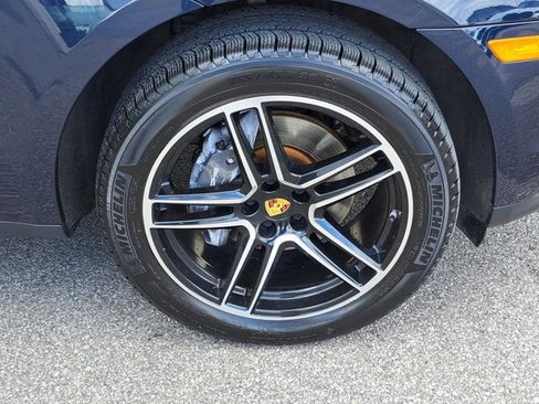 Certified 2021 Porsche Macan image 13