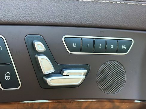 Used 2013 Mercedes-Benz SL 550 image 23