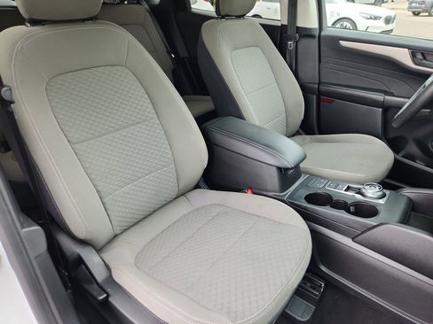 Used 2022 Ford Escape SE FWD image 15