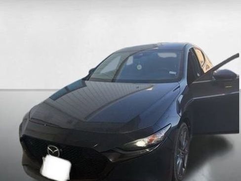 Used 2019 MAZDA MAZDA3 Preferred image 2