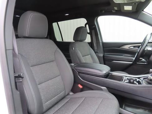 Used 2025 Chevrolet Traverse LT w/ Sun and Wheel Package AWD/4WD image 25