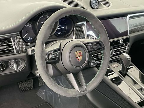 New 2026 Porsche Macan GTS image 4