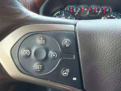 Used 2018 Chevrolet Silverado 1500 High Country image 34