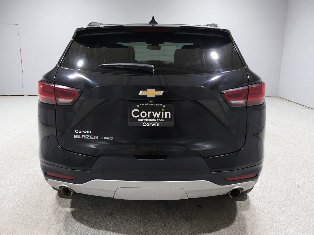 Used 2024 Chevrolet Blazer LT AWD/4WD image 3